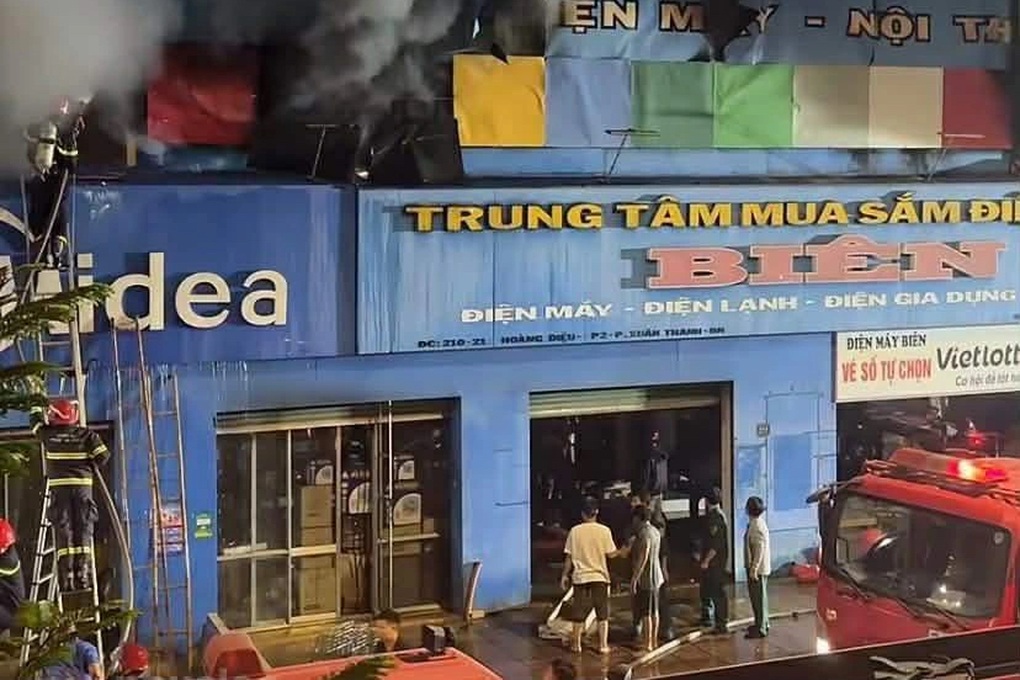 Cháy cửa hàng điện máy ở Đồng Nai, 2 người tử vong - 1
