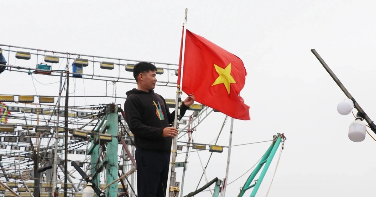 Đưa nghị quyết vươn khơi và những “cột mốc sống” trên biển