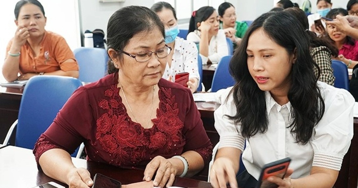 Trả gộp 2 tháng lương hưu và trợ cấp BHXH để người dân đón Tết