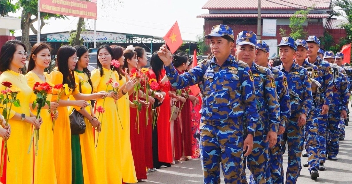 Chiến dịch “thần tốc” dựng mái ấm giữa lòng dân