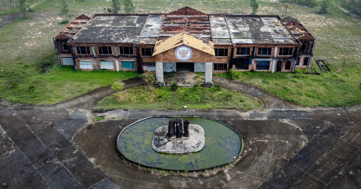 Dự án resort dang dở 17 năm với những biệt thự “ma” và bảo tàng hoang phế