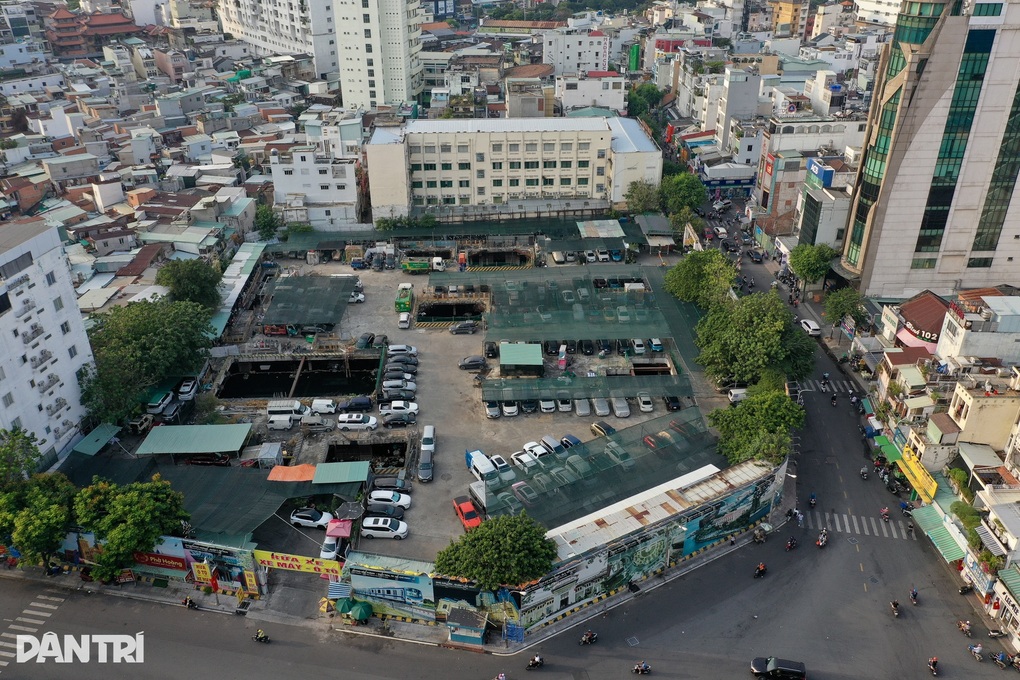 Chủ tịch TPHCM yêu cầu rà soát toàn bộ đất trống để làm công viên - 1