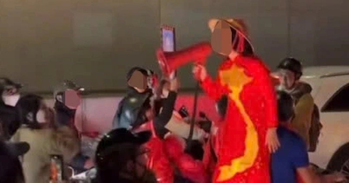 Xác minh video người phụ nữ “đi bão” hô hào đám đông đua xe