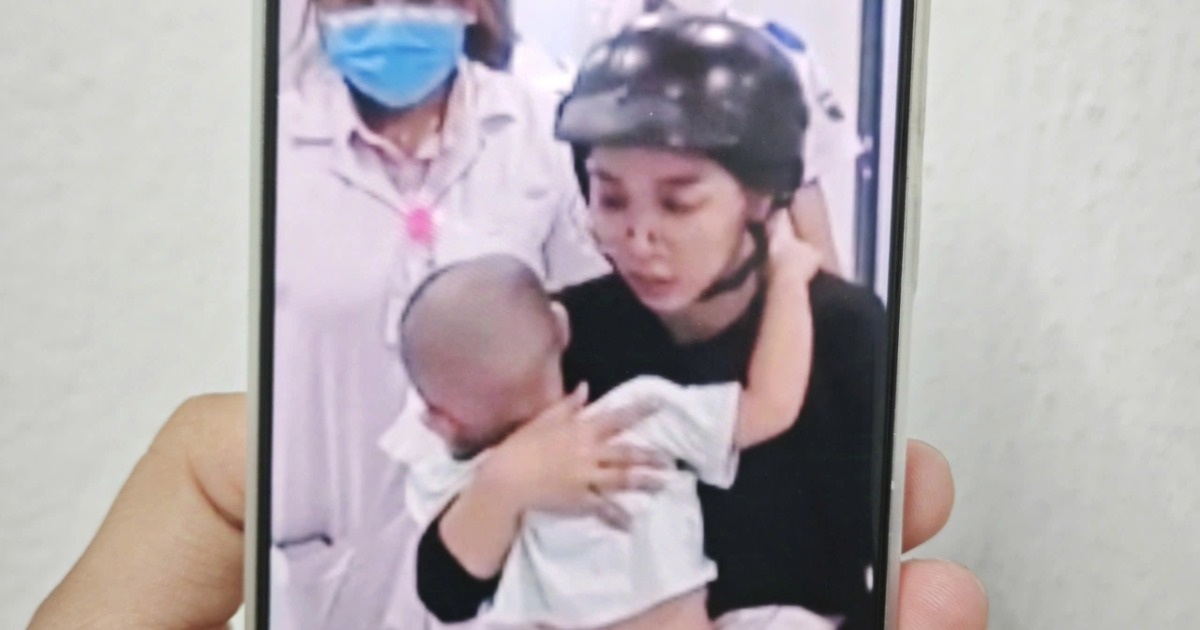 CSGT TPHCM dùng xe chuyện dụng chở bé trai hóc dị vật đến bệnh viện cấp cứu