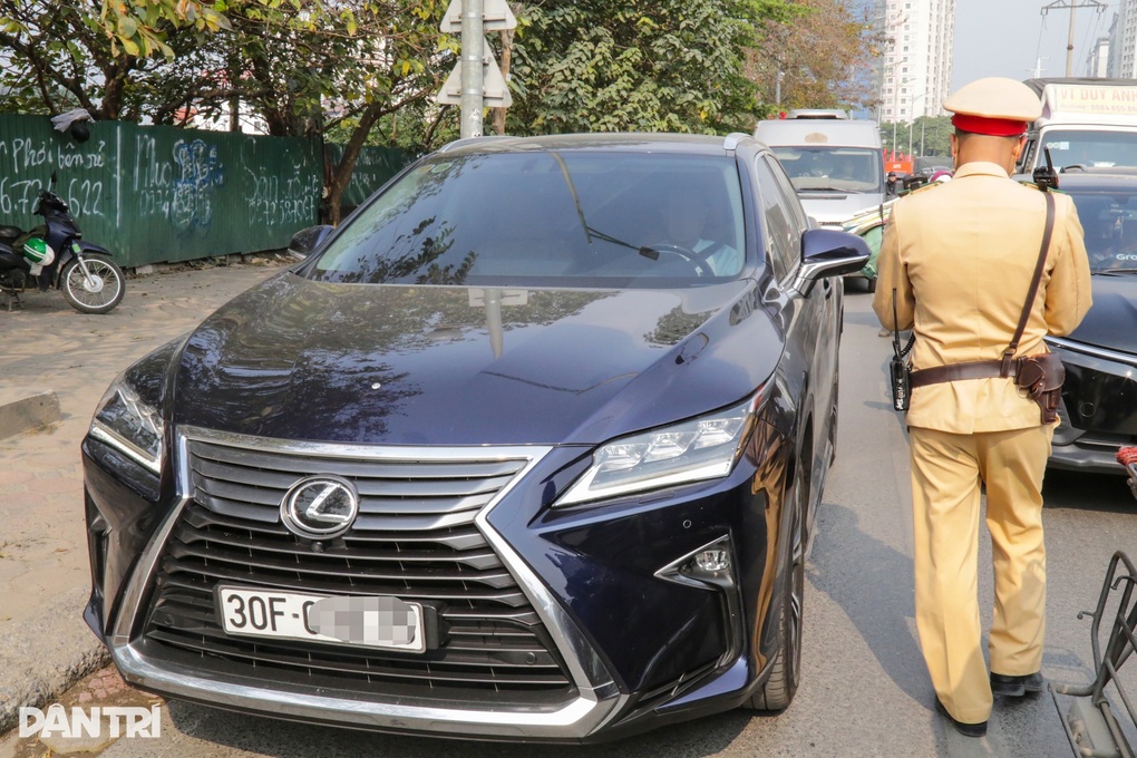 Một buổi tối, CSGT toàn quốc phát hiện hơn 1.800 tài xế dính cồn - 1