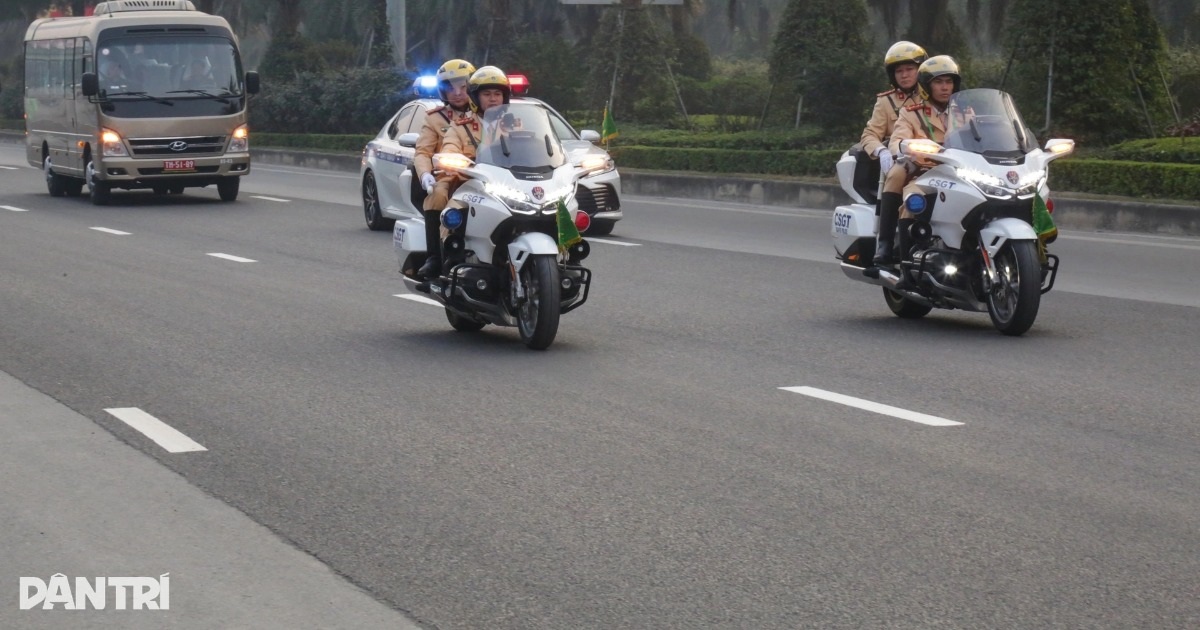 CSGT Hà Nội diễn tập dẫn đoàn phục vụ Đại hội XIV của Đảng