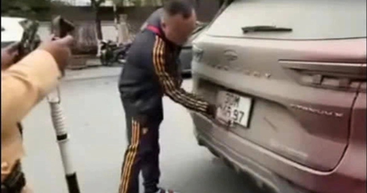 Những trường hợp nào biển số dính bùn đất nhưng không bị xử phạt?