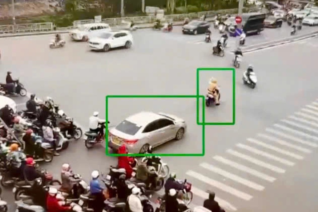 CSGT Hà Nội kích hoạt làn sóng xanh đưa sản phụ đi sinh - 1