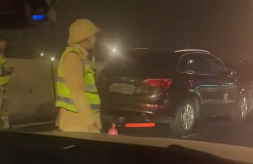 Bốn ô tô va chạm liên hoàn trên cao tốc Hà Nội - Hải Phòng - 1