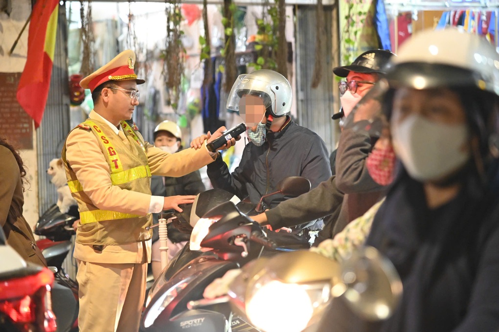 CSGT Hà Nội tuần tra kiểm soát, bảo đảm an ninh phục vụ Đại hội Đảng - 2