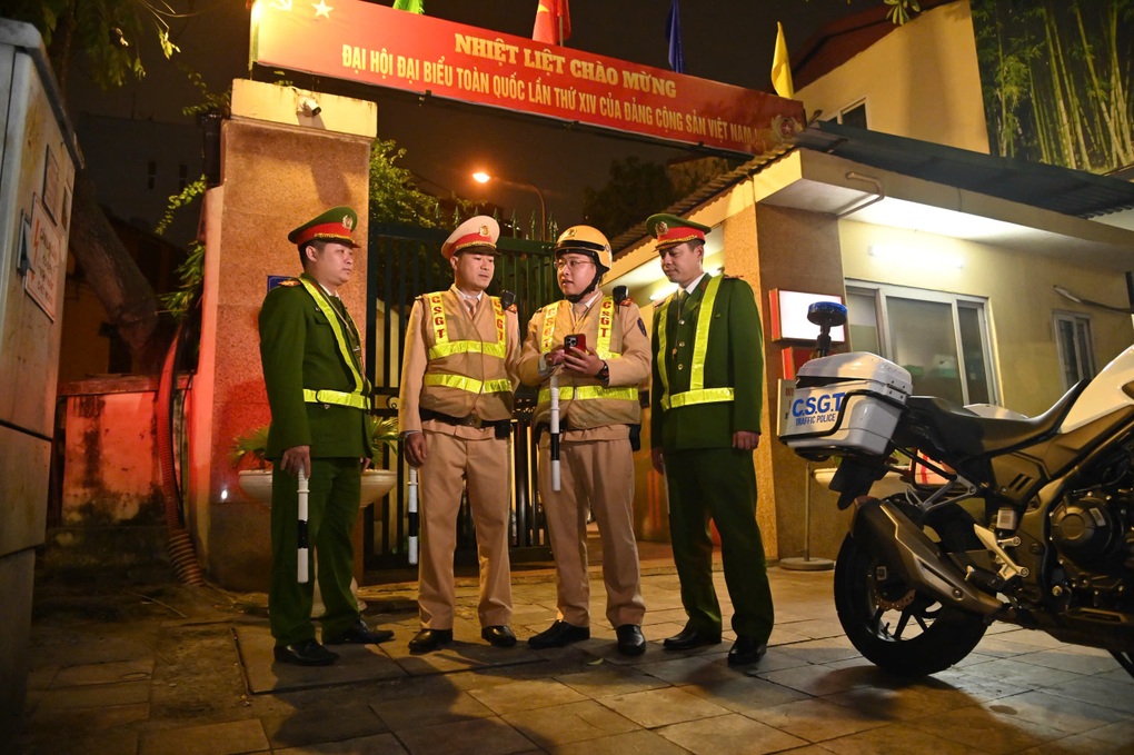 CSGT Hà Nội tuần tra kiểm soát, bảo đảm an ninh phục vụ Đại hội Đảng - 1