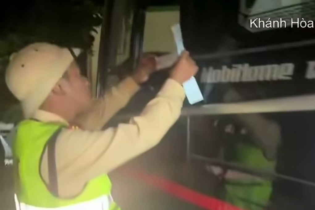 Tài xế, chủ xe khách bị phạt hơn 100 triệu đồng vì nhiều vi phạm - 1