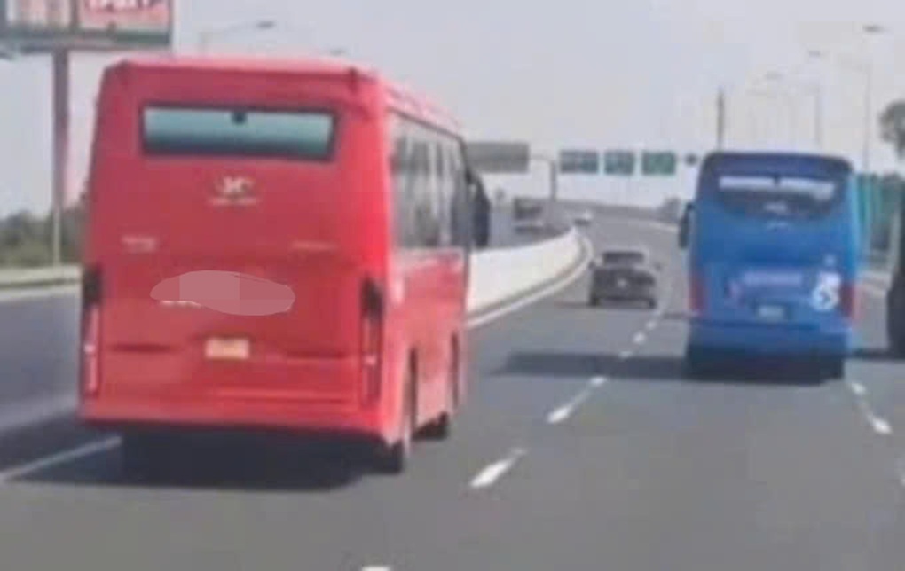 Đi sai làn trên cao tốc, tài xế xe khách bị phạt 5 triệu đồng - 1