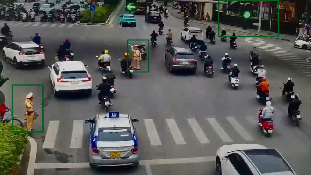 CSGT Hà Nội kích hoạt làn sóng xanh đưa sản phụ đi sinh - 3