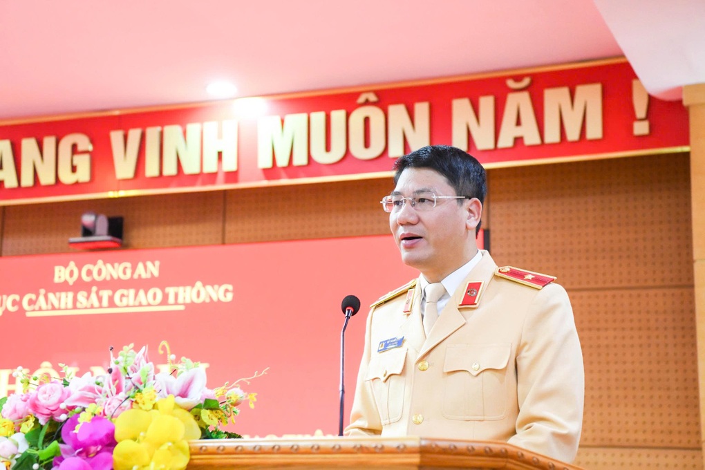 Cục CSGT khen thưởng cán bộ chiến sĩ tham gia dẫn đoàn, bảo vệ Đại hội Đảng - 2