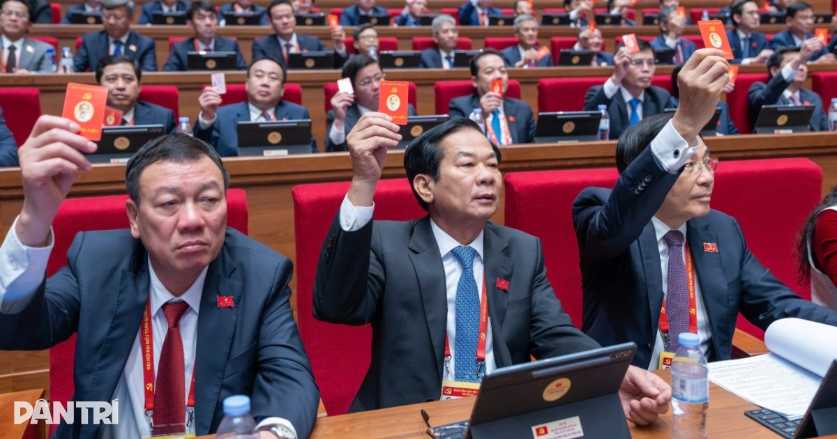 Đại hội XIV của Đảng bầu Đoàn Chủ tịch gồm 16 Ủy viên Bộ Chính trị