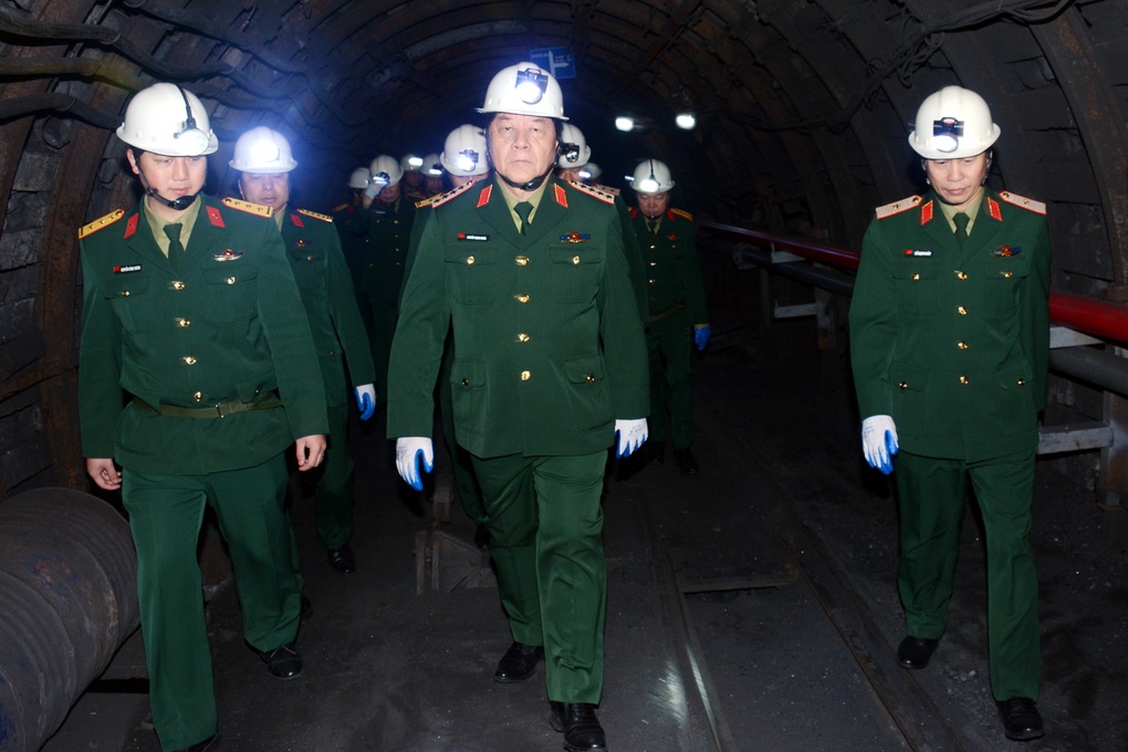 Đại tướng Nguyễn Trọng Nghĩa: An toàn là mệnh lệnh trong lao động, sản xuất - 1 Đại tướng Nguyễn Trọng Nghĩa: An toàn là mệnh lệnh trong lao động, sản xuất - 1
