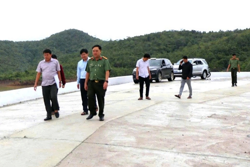 Vụ hồ nghìn tỷ vừa khánh thành bị nứt, thấm nước: Kiểm tra toàn diện - 2