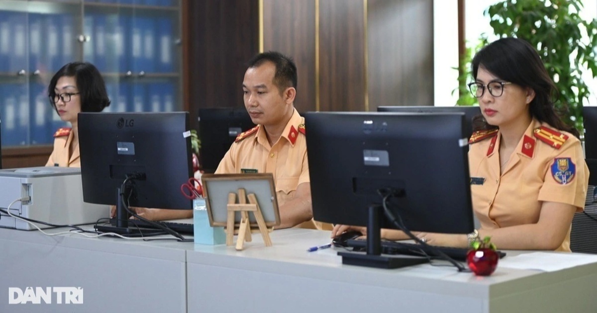 Biển số ô tô ngũ quý 8 trúng đấu giá hơn 1,6 tỷ đồng