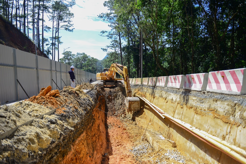 Lâm Đồng xử lý khẩn cấp các tuyến quốc lộ bị sạt lở - 2