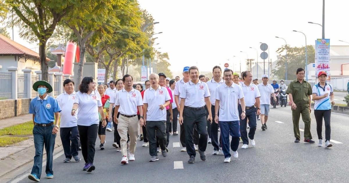 Hai phường ở TPHCM tổ chức đi bộ quyên góp gần 5 tỷ đồng cho người nghèo