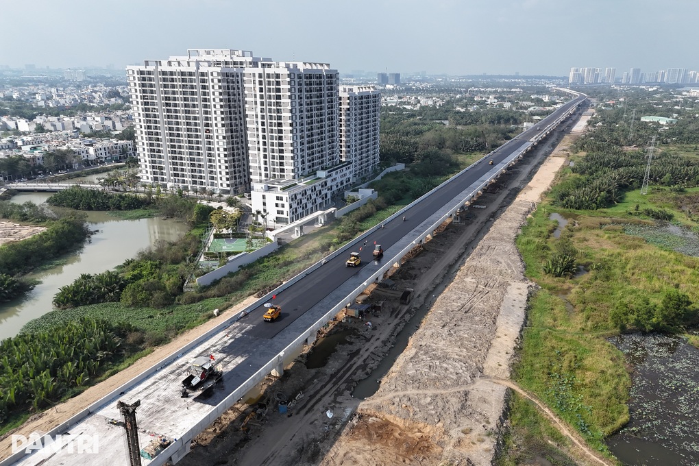 Huy động 300 người thi công Vành đai 3 TPHCM xuyên Tết Bính Ngọ - 1