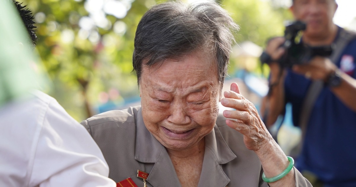 Nước mắt trong ngày khánh thành bia tưởng niệm liệt sỹ Biệt động Sài Gòn