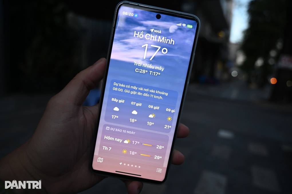 TPHCM lạnh dưới 17 độ C, người dân đốt lửa sưởi ấm - 2