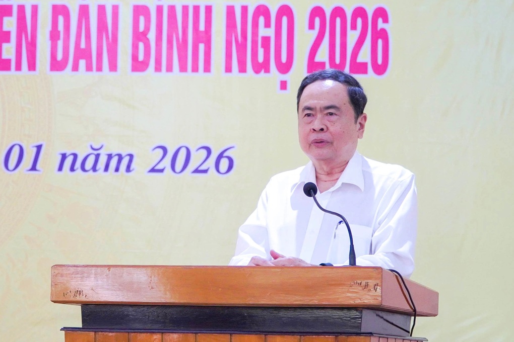 Chủ tịch Quốc hội tặng quà người dân, kiểm tra công tác bầu cử ở Đồng Tháp - 2