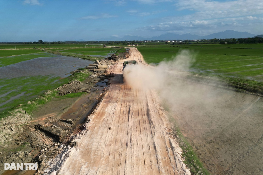 Dự án đường hơn 1.100 tỷ đồng chậm tiến độ, nhà thầu tự đề xuất phạt - 3