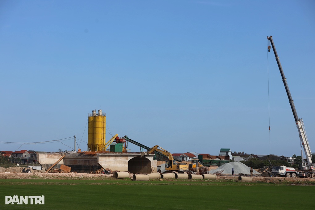 Dự án đường hơn 1.100 tỷ đồng chậm tiến độ, nhà thầu tự đề xuất phạt - 2