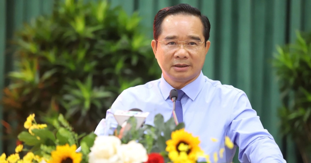 Chủ tịch TPHCM: Họp là để giải quyết vấn đề chứ không phải bàn tới, bàn lui