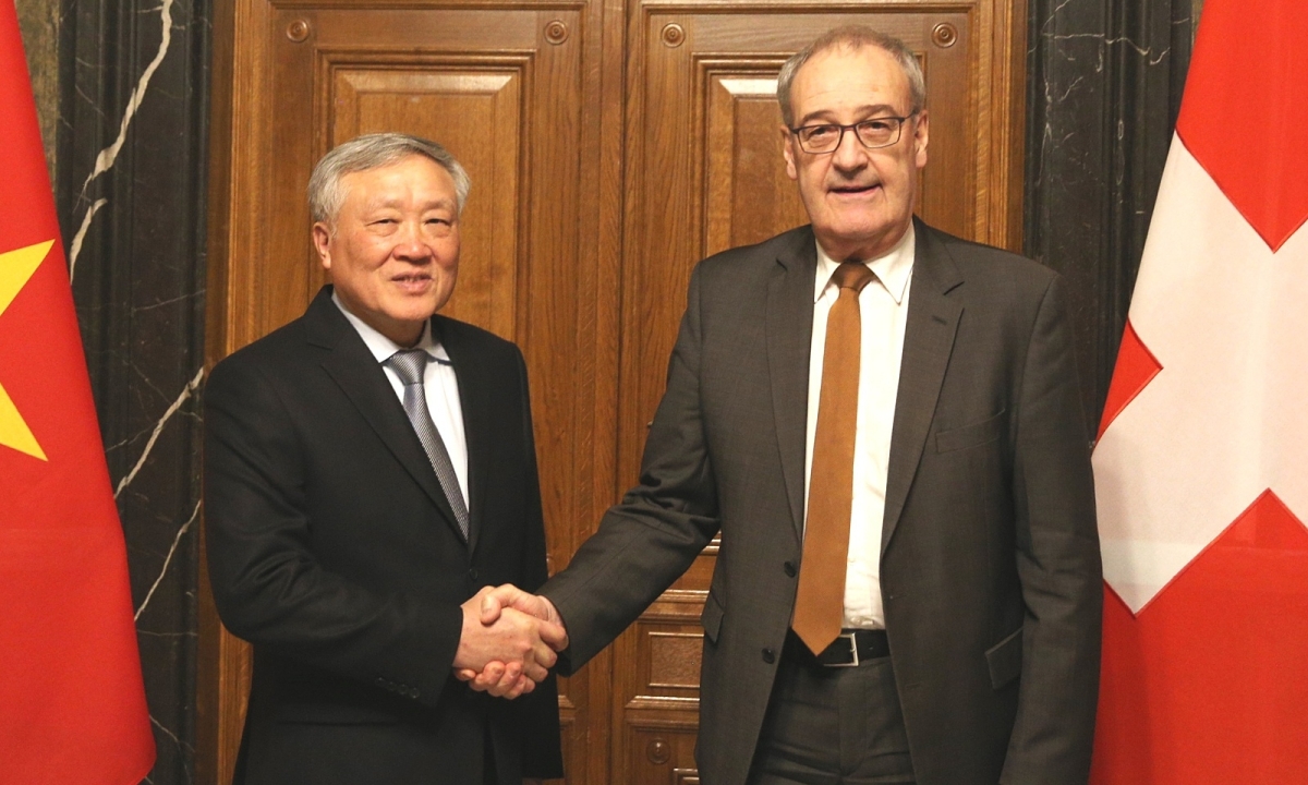 Việt Nam muốn hợp tác với Thụy Sĩ phát triển trung tâm tài chính