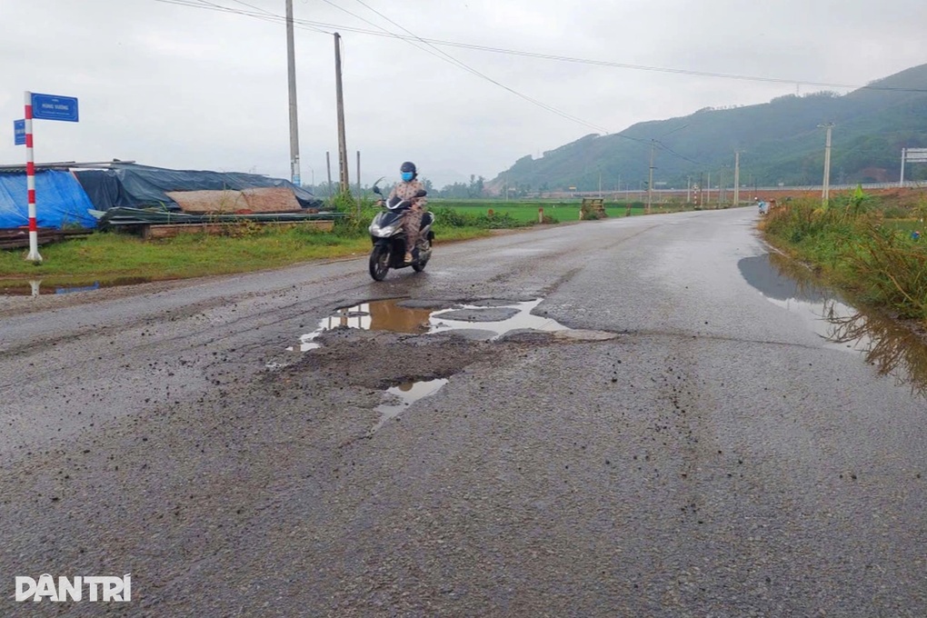 Đường dân sinh bị “băm nát” vì cao tốc, chủ đầu tư đưa ra cam kết - 1