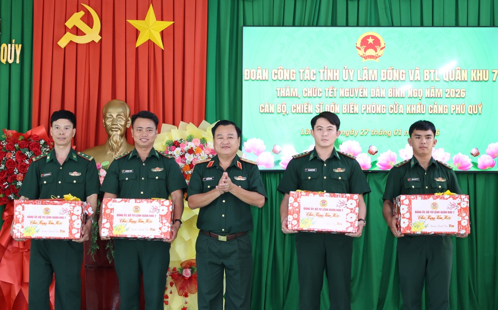 Bí thư Tỉnh ủy Lâm Đồng thăm, chúc Tết tại đặc khu Phú Quý - 2