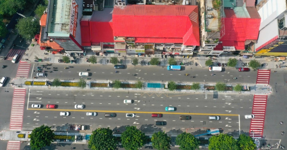 TPHCM cấm ô tô đường Lê Lợi trong một tuần