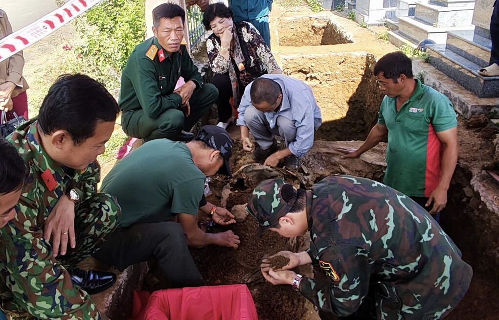 Phát hiện hài cốt cùng dép cao su, vỏ đạn ở Lâm Đồng - 1 Phát hiện hài cốt cùng dép cao su, vỏ đạn ở Lâm Đồng - 1