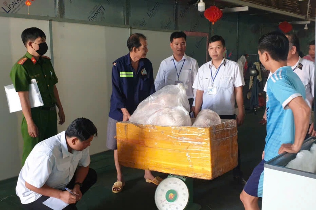 Phát hiện khoảng 2 tấn thịt heo không rõ nguồn gốc ở TPHCM - 1 Phát hiện khoảng 2 tấn thịt heo không rõ nguồn gốc ở TPHCM - 1