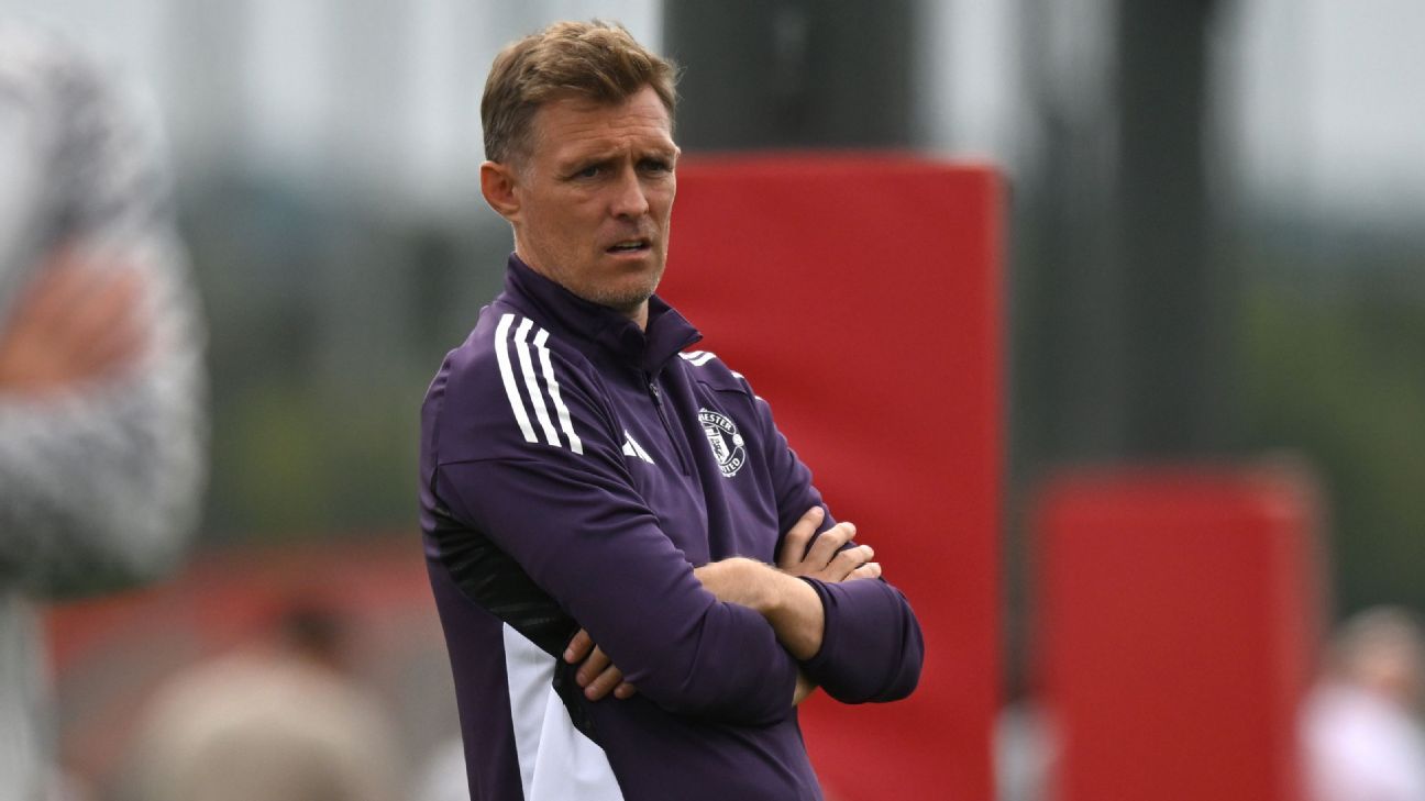 Man United leaning towards naming interim manager until end of season – sources