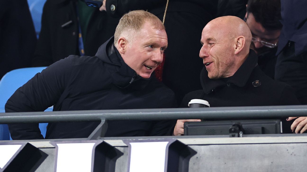 Paul Scholes ‘not apologising’ for Lisandro Martínez Man United comments