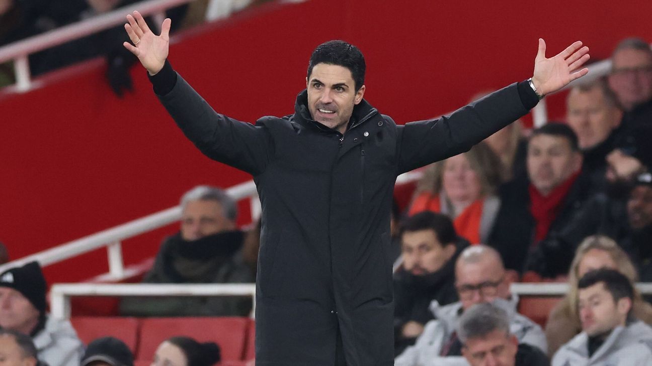 Does anyone want to win Premier League? Arsenal, Man City, Villa falter to let United in