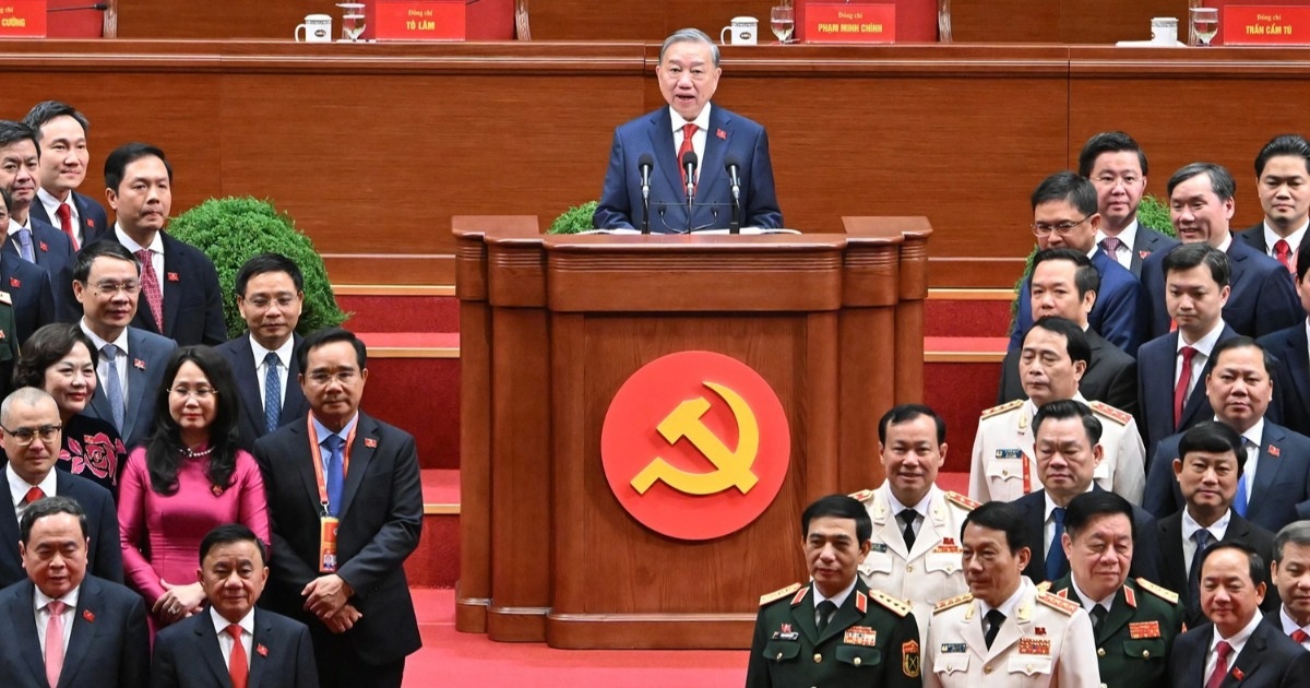 Hình ảnh Trung ương, Bộ Chính trị khóa mới ra mắt Đại hội