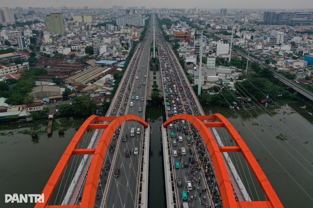 Nghiên cứu tăng bề rộng đường Phạm Văn Đồng ở TPHCM - 1