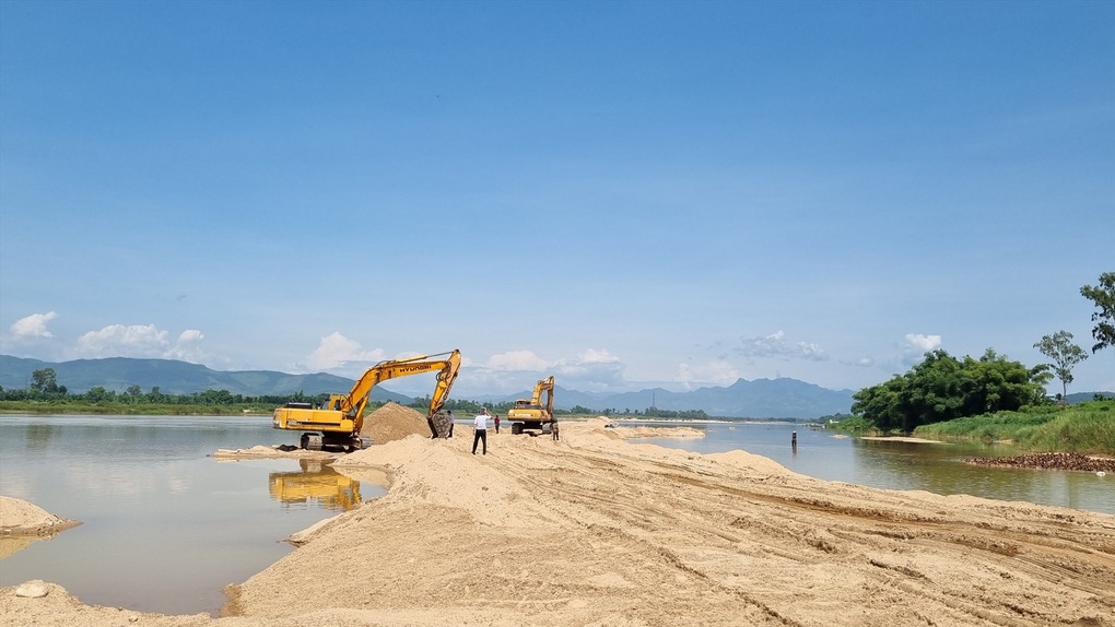 Vụ đề nghị cung cấp hồ sơ mỏ cát trắng silic: Được khai thác hơn 14 năm - 1