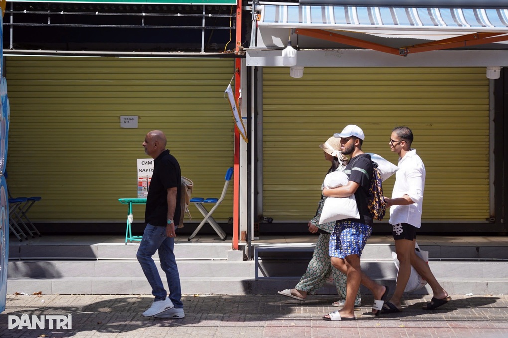 Vụ 2 nhóm người xô xát ở Nha Trang: Nhiều tiểu thương bị vạ lây - 2