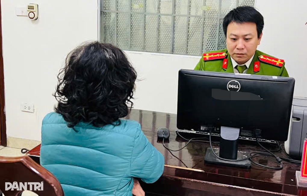 Công an vào cuộc vụ người phụ nữ hô hào đám đông đua xe ở Hà Nội - 1 Công an vào cuộc vụ người phụ nữ hô hào đám đông đua xe ở Hà Nội - 1