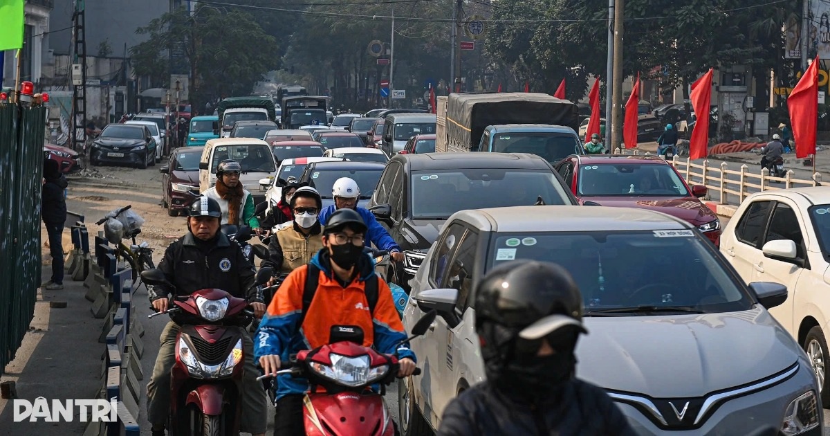 Hà Nội tạm cấm ô tô trên đường La Thành hướng đi Voi Phục