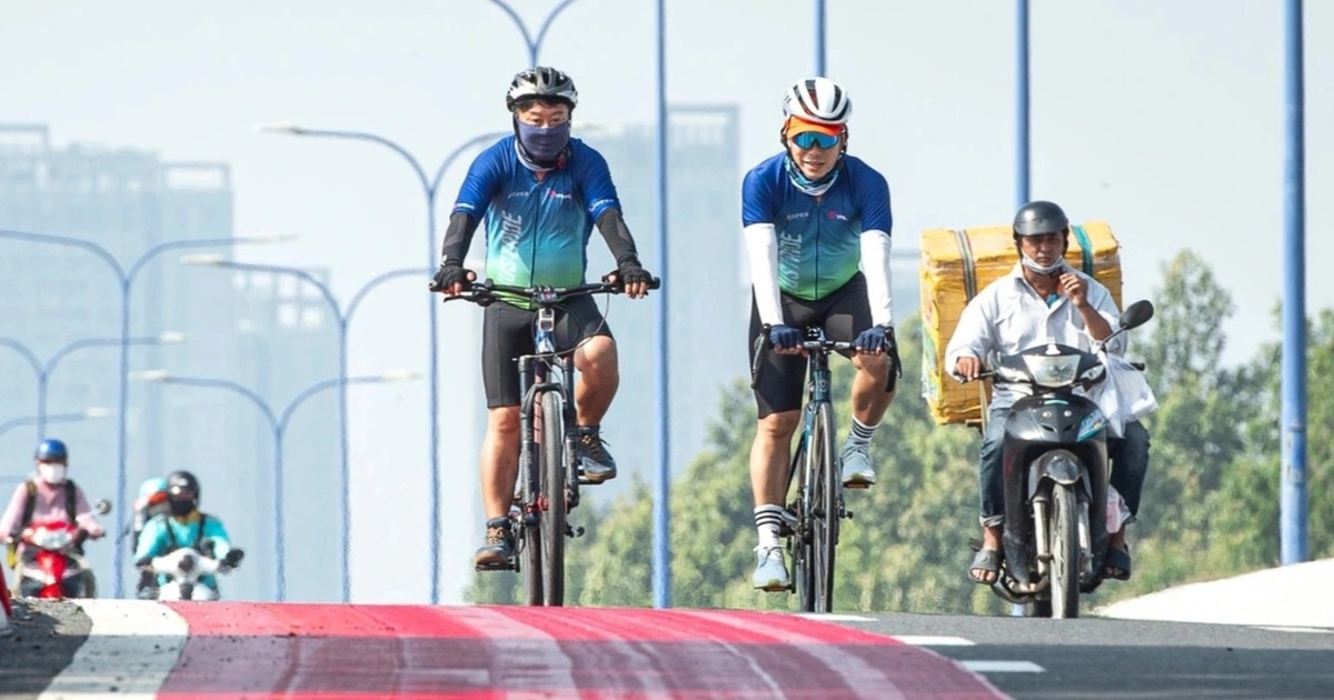 Công an TPHCM kêu gọi cung cấp hình ảnh người đi xe máy vào làn xe đạp