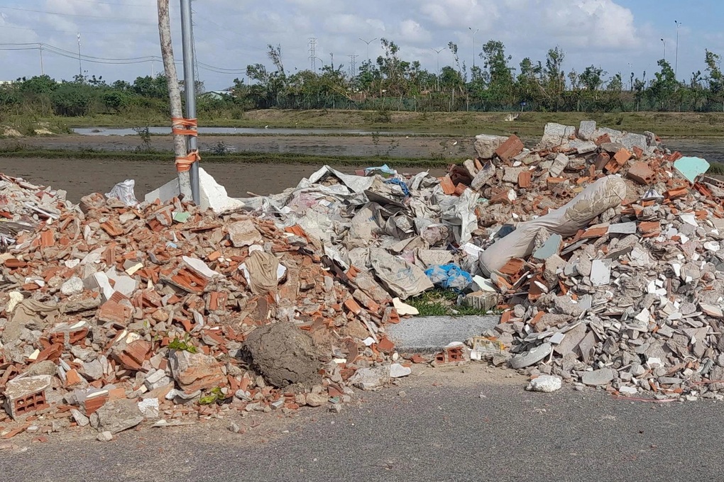 Lắp camera bắt đối tượng đổ xà bần trái phép - 1