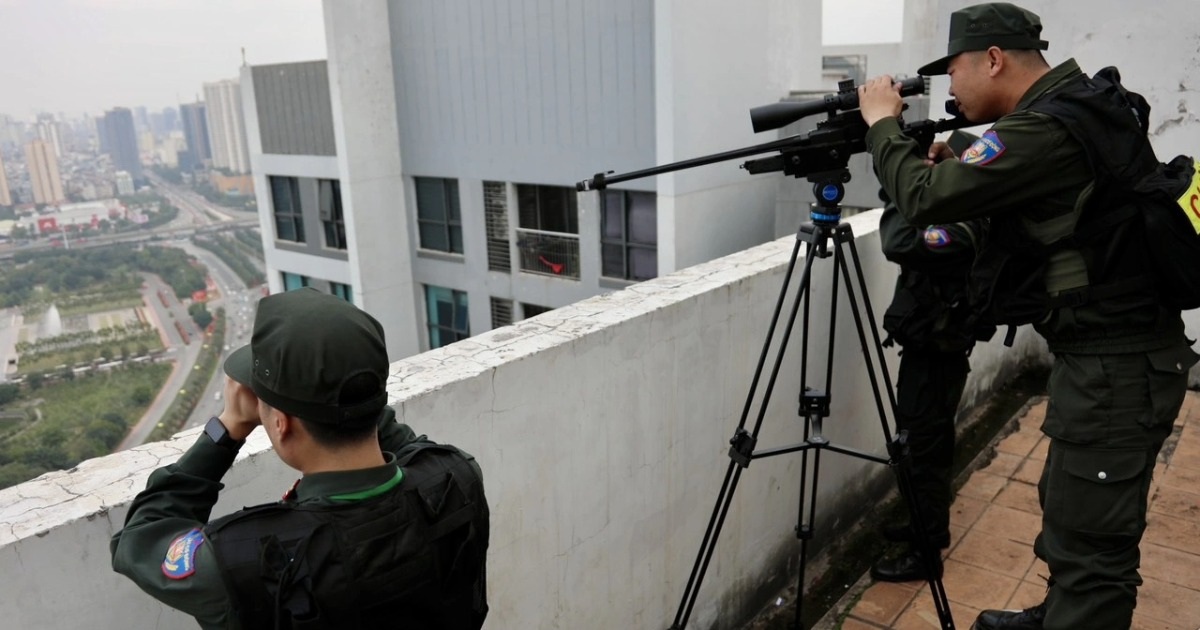 Cảnh sát bắn tỉa chốt trực trên các điểm cao bảo vệ Đại hội Đảng